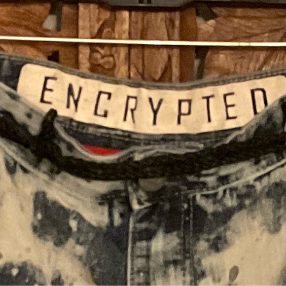 Encrypted Men’s 46 Distressed Denim Shorts Bleach Splatter - Picture 8 of 16